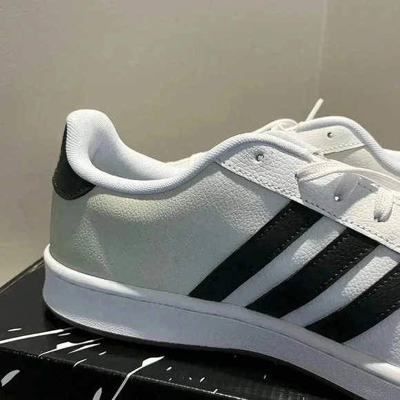 Host Pick Adidas x Star  Wars Grand Court Baby Yoda - Picture 11 of 15